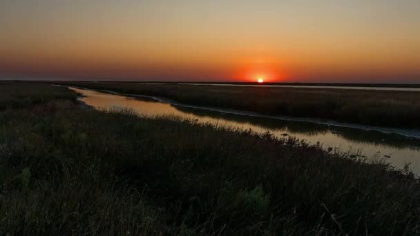 Nascer Sol Sobre Rio Lapso Tempo Estepe Amanhecer Lapso Tempo — Vídeo de Stock