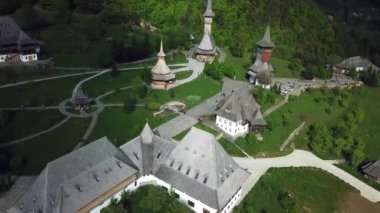 Sapanta-Peri Manastırı, Bucovina Romanya, Unesco 'daki ahşap kilise dünya mirası sahası, dini sembol, eski ahşap kilise ve bahçeler