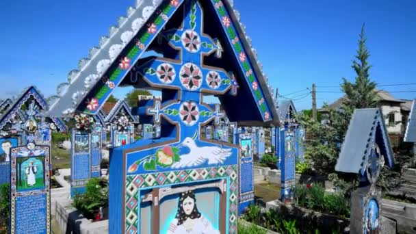 Colored Tombstones Spiritual Merry Cemetery Maramures Romania Decorated Tombstones Merry — Stockvideo