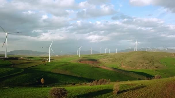 Widok Powietrza Elektrownię Wiatrową Zachodzie Słońca Widok Lotu Ptaka Turbinami — Wideo stockowe