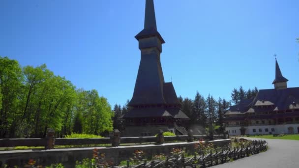 Avrupa Nın Yüksek Ahşap Kilisesi Sapanta Peri Manastırı Bucovina Romanya — Stok video