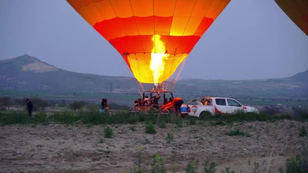 Luftballonger Vid Soluppgången Kappadokien Ballong Innan Starten Ballong Vid Soluppgången — Stockvideo