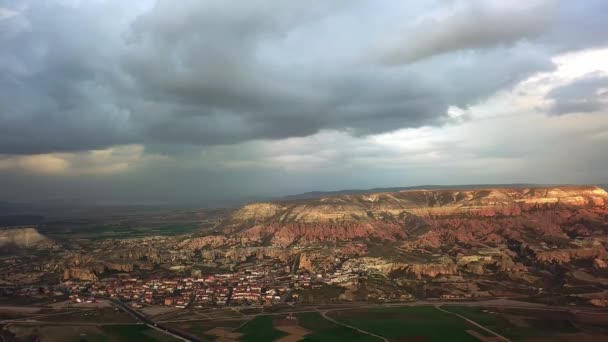 Luftaufnahme Von Goreme Kappadokien Bei Sonnenuntergang Luftaufnahme Des Dramatischen Himmels — Stockvideo
