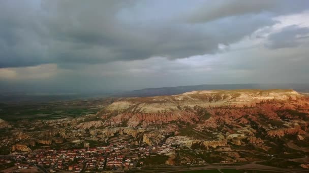 Luchtfoto Van Goreme Cappadocië Bij Zonsondergang Luchtfoto Van Dramatische Hemel — Stockvideo