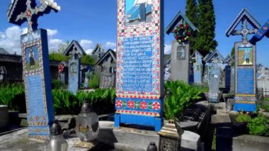 Romanya 'nın Maramures kentindeki Mutlu Mezarlık, Merry Mezarlığı, Sapanta, Maramures, Romanya, Sapanta köyündeki Mezarlığı, Maramures, Romanya' daki Mutlu Mezarlar