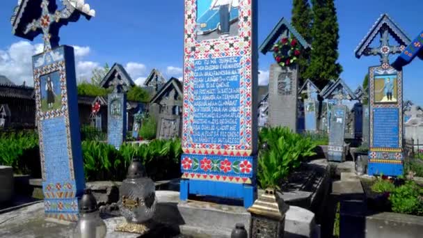 Merry Cemetery Maramures Ρουμανία Διακοσμημένες Ταφόπλακες Στο Merry Cemetery Sapanta — Αρχείο Βίντεο