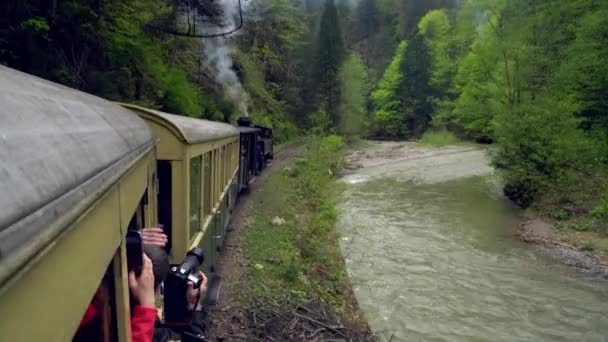 Vue Depuis Fenêtre Wagon Rétro Vieille Locomotive Vapeur Roumanie Train — Video
