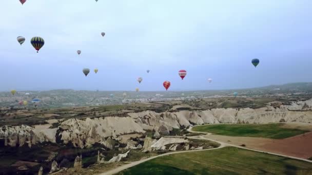 Aerial View Balloon Sunrise Cappadocia Lots Balloons Cappadocia Rocks — Stock Video