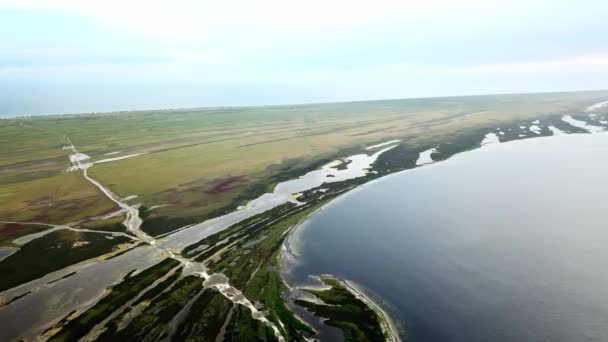 Adadaki Yolun Havadan Görünüşü Dzharylgach Adasının Havadan Görünüşü Deniz Kenarındaki — Stok video