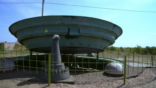 旧ソ連基地 博物館内のインターコンチネンタルソ連ロケットサタン 博物館内の旧ソ連ロケットサタン ミサイル防衛システム 大陸間弾道ミサイルを発射する準備ができて — ストック動画