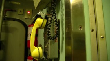 Bir Sovyet yeraltı askeri sığınağında, yeraltındaki Sovyet askeri sığınağında, Sovyet yeraltı komuta merkezinde, eski Sovyet üssünde, eski Sovyet askeri üssünde,