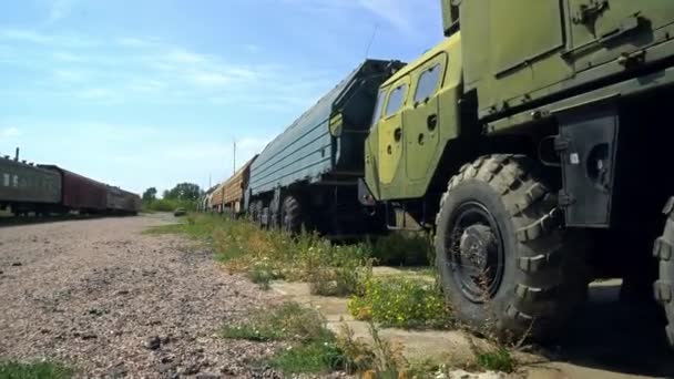 Militärlastwagen Für Sowjetische Interkontinentalraketen Militärische Ausrüstung Auf Dem Alten Sowjetischen — Stockvideo