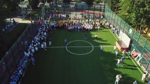 Veduta Aerea Dei Bambini Che Ballano Nello Stadio Della Scuola — Video Stock