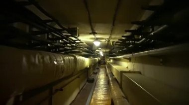 Kıtalararası füze fırlatmak için bir yeraltı sığınağında bir tünel, Sovyet askeri sığınağı, Sovyet yeraltı komuta merkezi, eski Sovyet üssü, eski Sovyet askeri üssü.