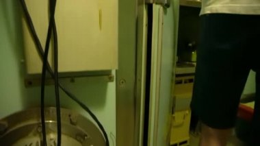 Bir Sovyet yeraltı askeri sığınağında, yeraltındaki Sovyet askeri sığınağında, Sovyet yeraltı komuta merkezinde, eski Sovyet üssünde, eski Sovyet askeri üssünde,