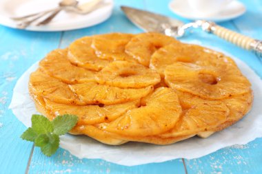 Ananas pasta ile çay