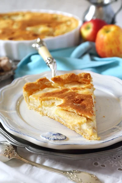 Torta de maçã com creme — Fotografia de Stock