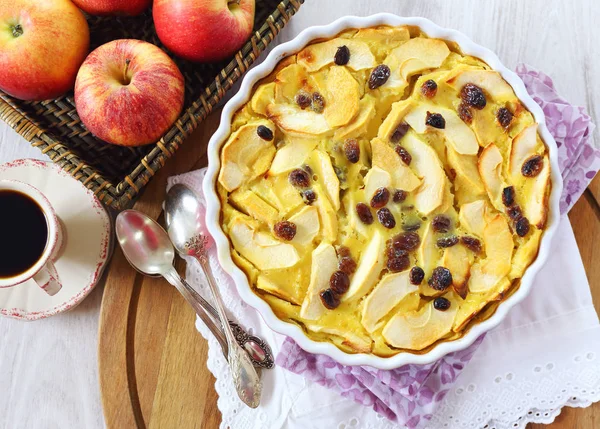 Apple clafoutis, Kırmızı elma ve kahve