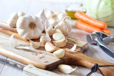 Sarımsak, havuç, lahana ve zeytin yağı