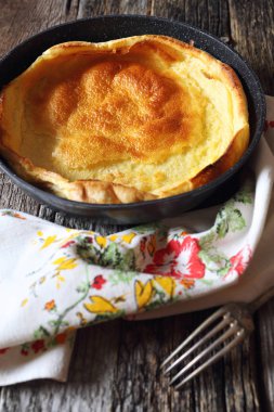 Tavada yemyeşil omlet