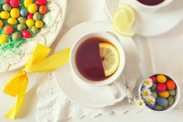 Easter tea drink with colorful drops — Stock Photo, Image