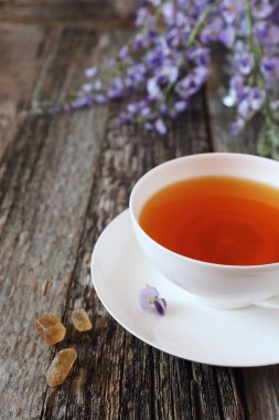 Matcha yeşil çay ve çiçekli Japonca Ayva