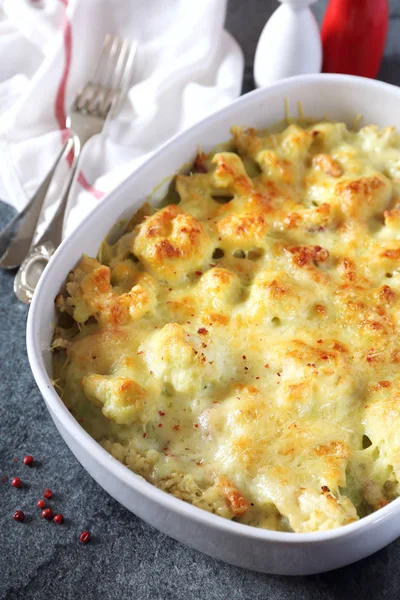 Maydanoz ezmesi ile Beşamel soslu karnabahar güveç