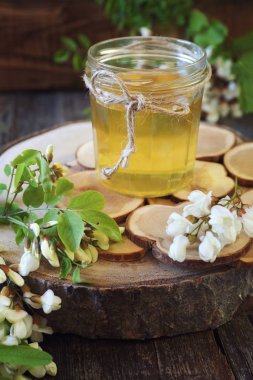 Akasya bal ve çiçekli akasya