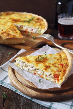 Tavuk ve dolmalık biber pasta