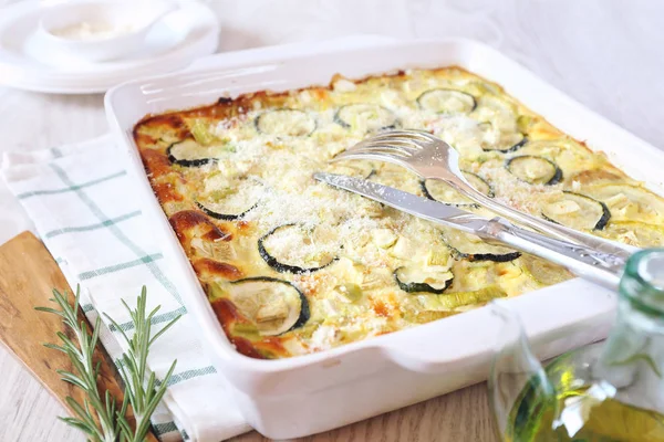 Gratin di zucchine con parmigiano — Foto Stock