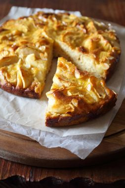 Ev yapımı elmalı turta. 