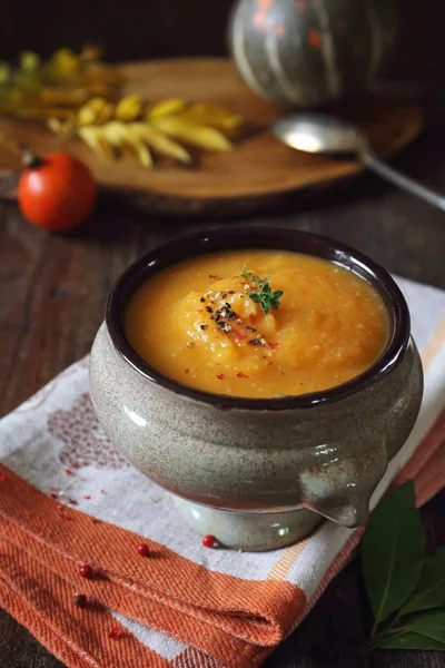 Овочевий гарбузовий вершковий суп — стокове фото
