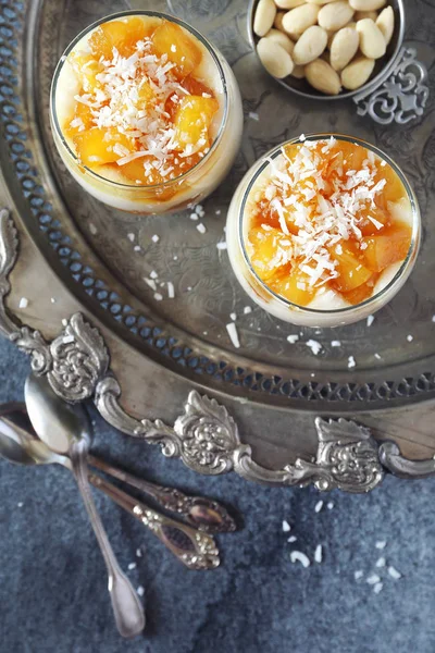 Rice coconut milk cream  pudding with caramelized pineapple — Stock Photo, Image