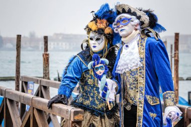 Mavi ve altın carnaval çift maskeli 