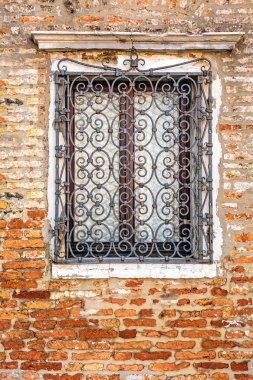 kırmızı tuğla duvar