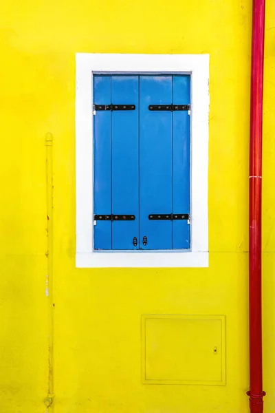 Kolory komplementarne okna — Zdjęcie stockowe