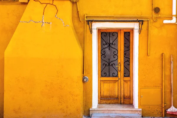 부라노의 노란 색상 — 스톡 사진