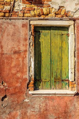Antique Burano facade