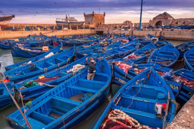 Essaouira bağlantı noktası gün batımında 