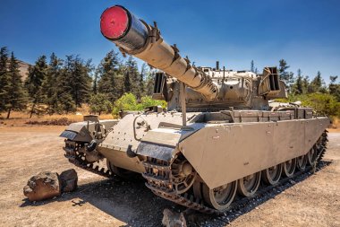 eski İsrail tankı
