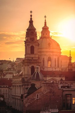 Prag üzerinden günbatımı