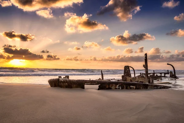 Západ slunce nad pláží Izrael — Stock fotografie