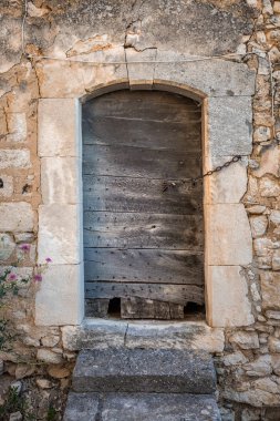 Pencereler ve kapılar