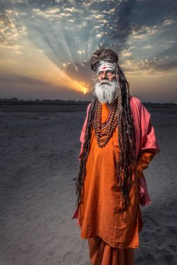 Kutsal Varanasi adam