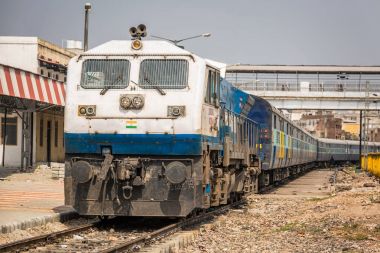 Agra tren istasyonu.