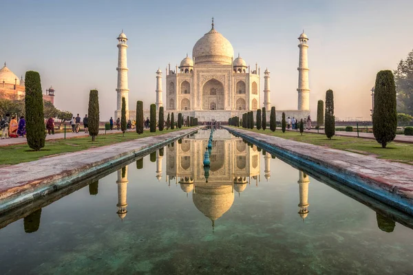 Erstaunliche taj mahal — Stockfoto