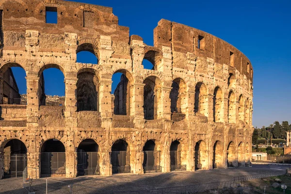 Coliseu ao pôr do sol — Fotografia de Stock