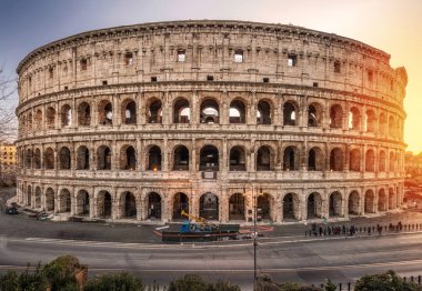 Gün batımında kolezyum