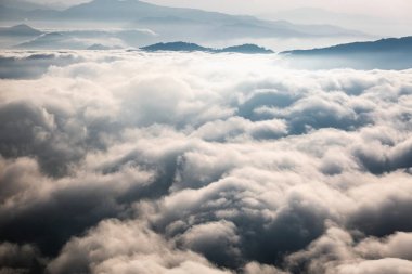 Dağ sabah görünümü