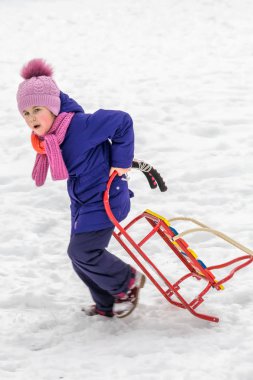 küçük kız halletme